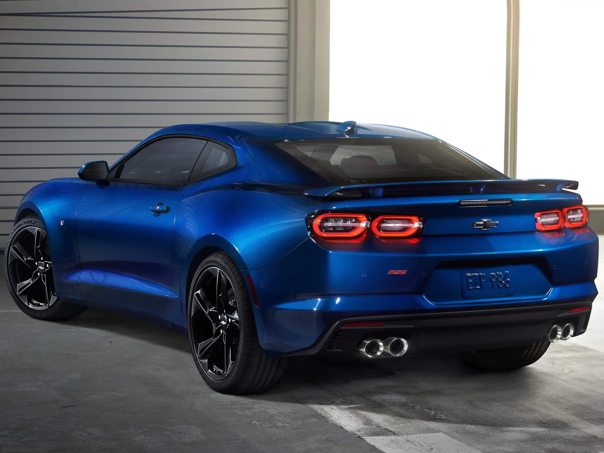 Chevrolet Camaro (2019) – zadní tříčtvrteční pohled