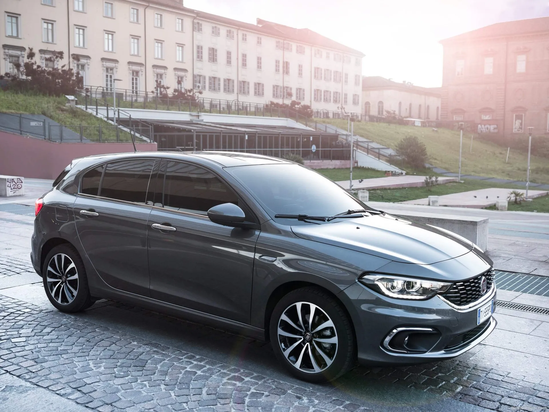 Fiat Tipo 5-door (2017)