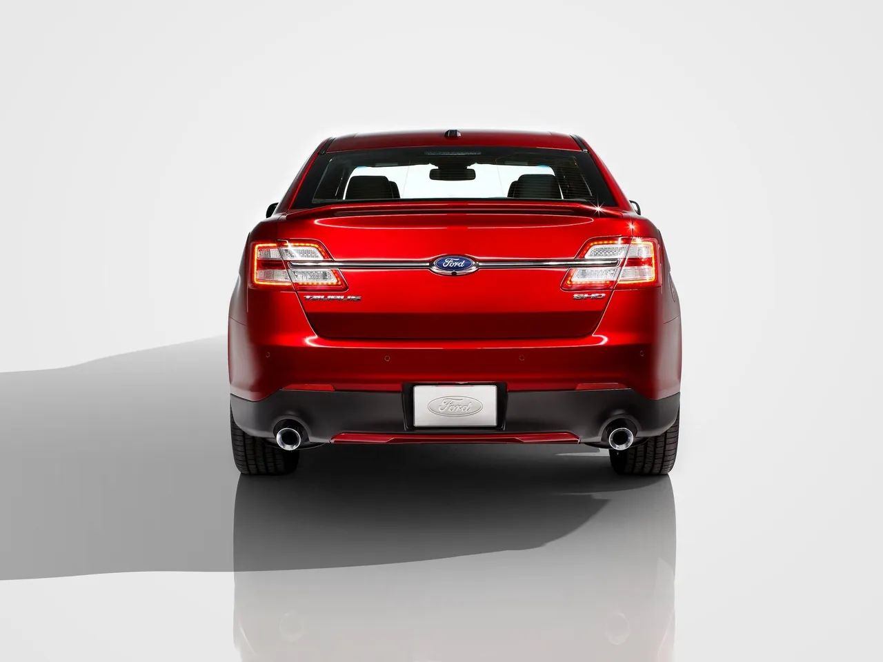 Ford Taurus SHO (2013) – zezadu