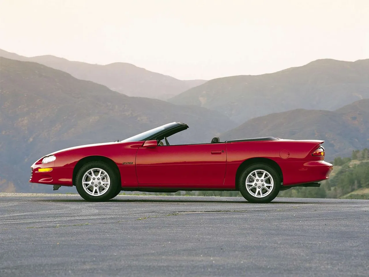 Chevrolet Camaro Convertible (2001) – boční profil