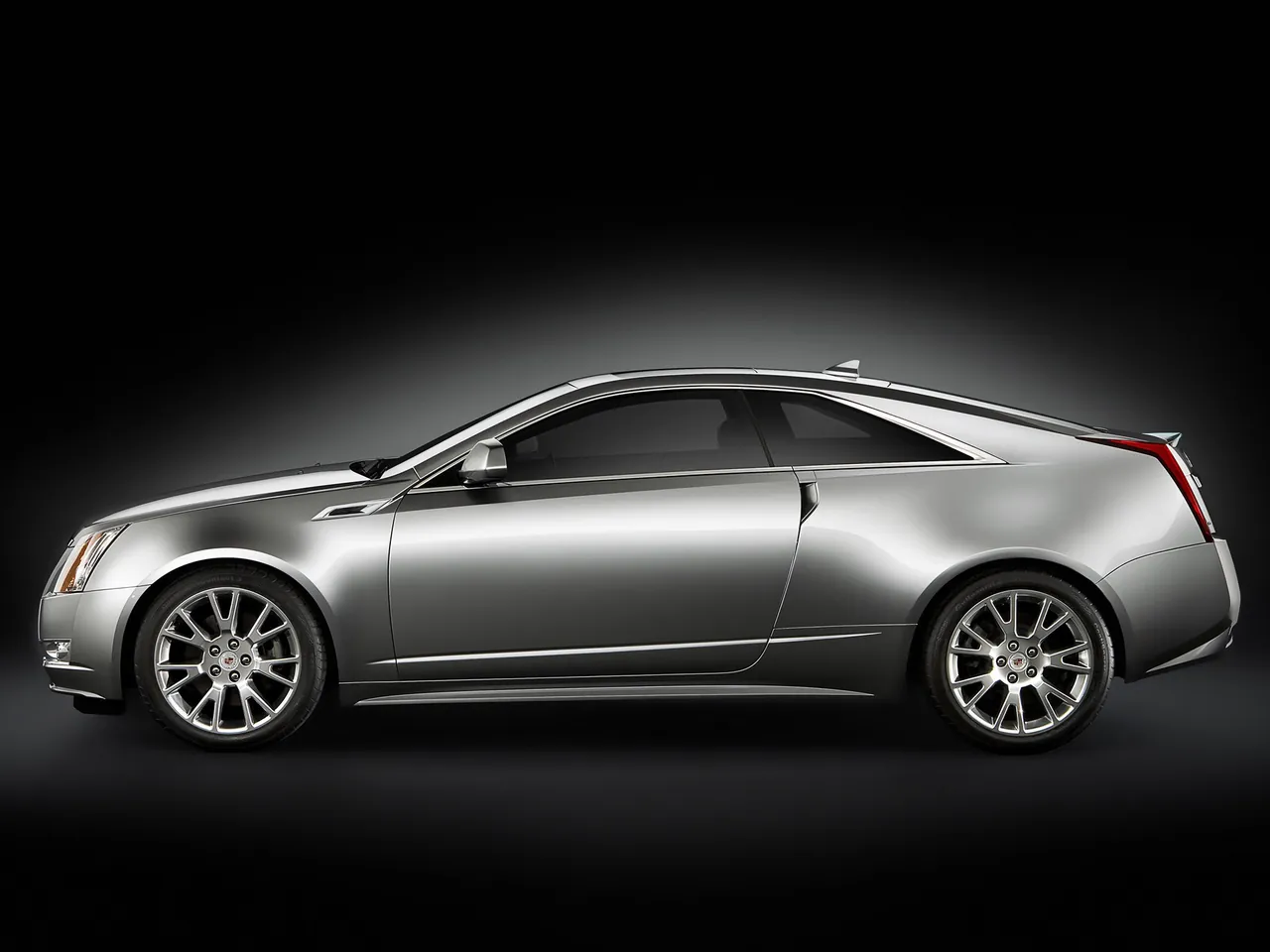 Cadillac CTS Coupe (2011) – boční profil