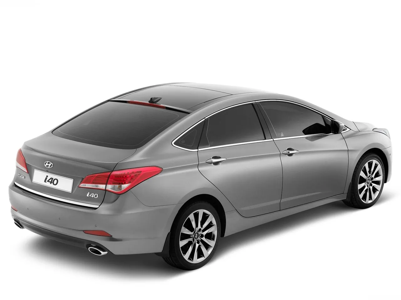 Hyundai i40 (2012) – zadní tříčtvrteční pohled