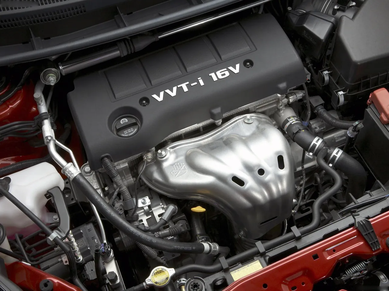 Pontiac Vibe (2009) – motorový prostor