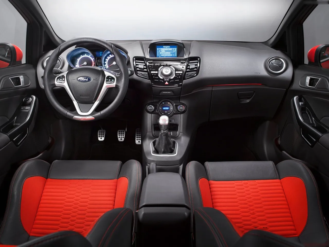 Ford Fiesta ST (2013) – interiér
