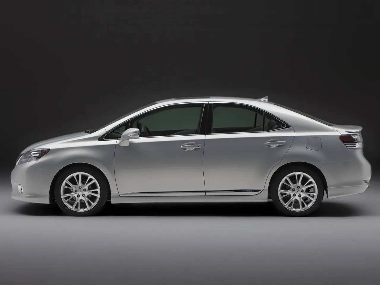 Lexus HS 250h (2010) – boční profil