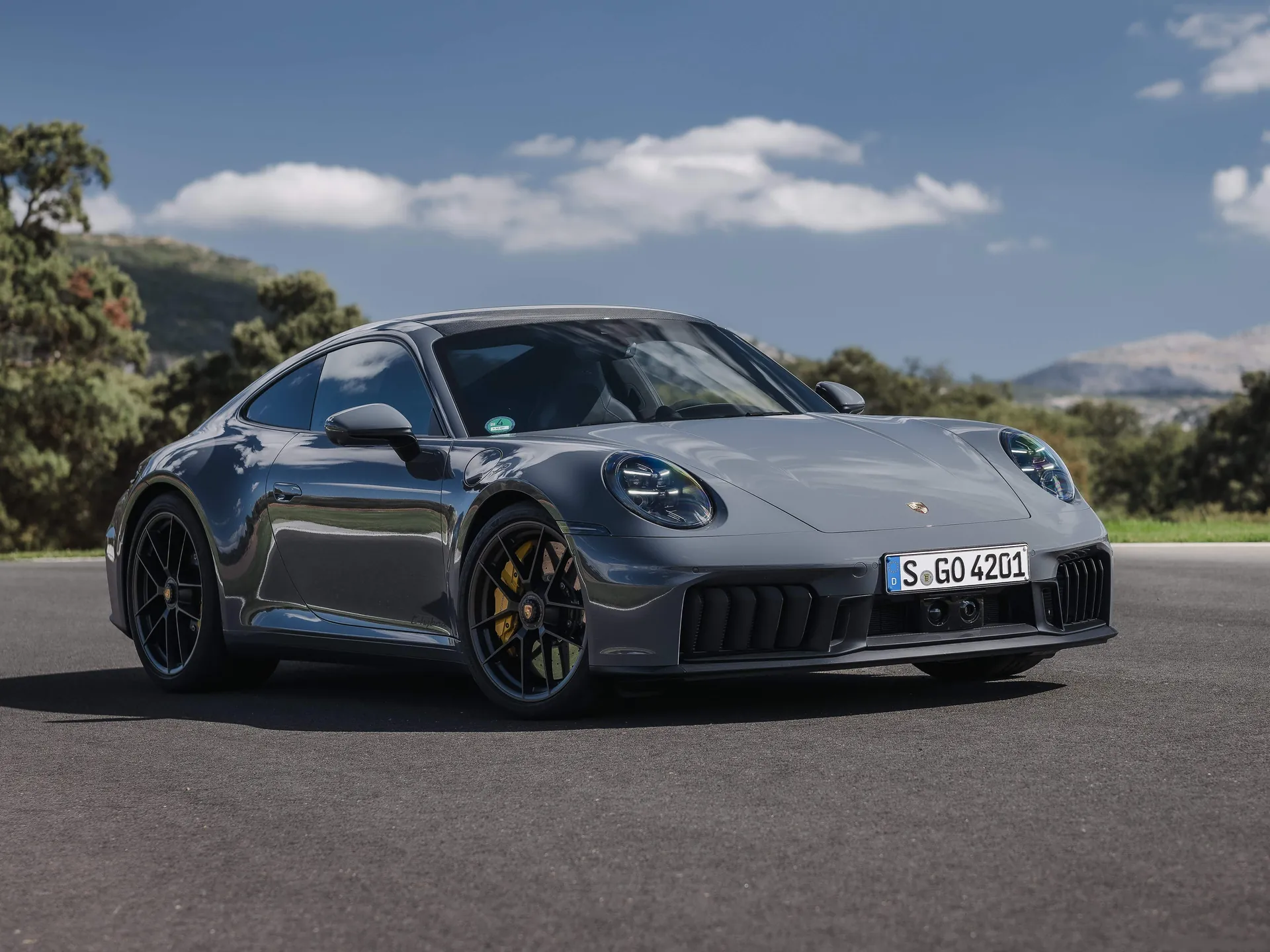 Porsche 911 Carrera GTS (2025)