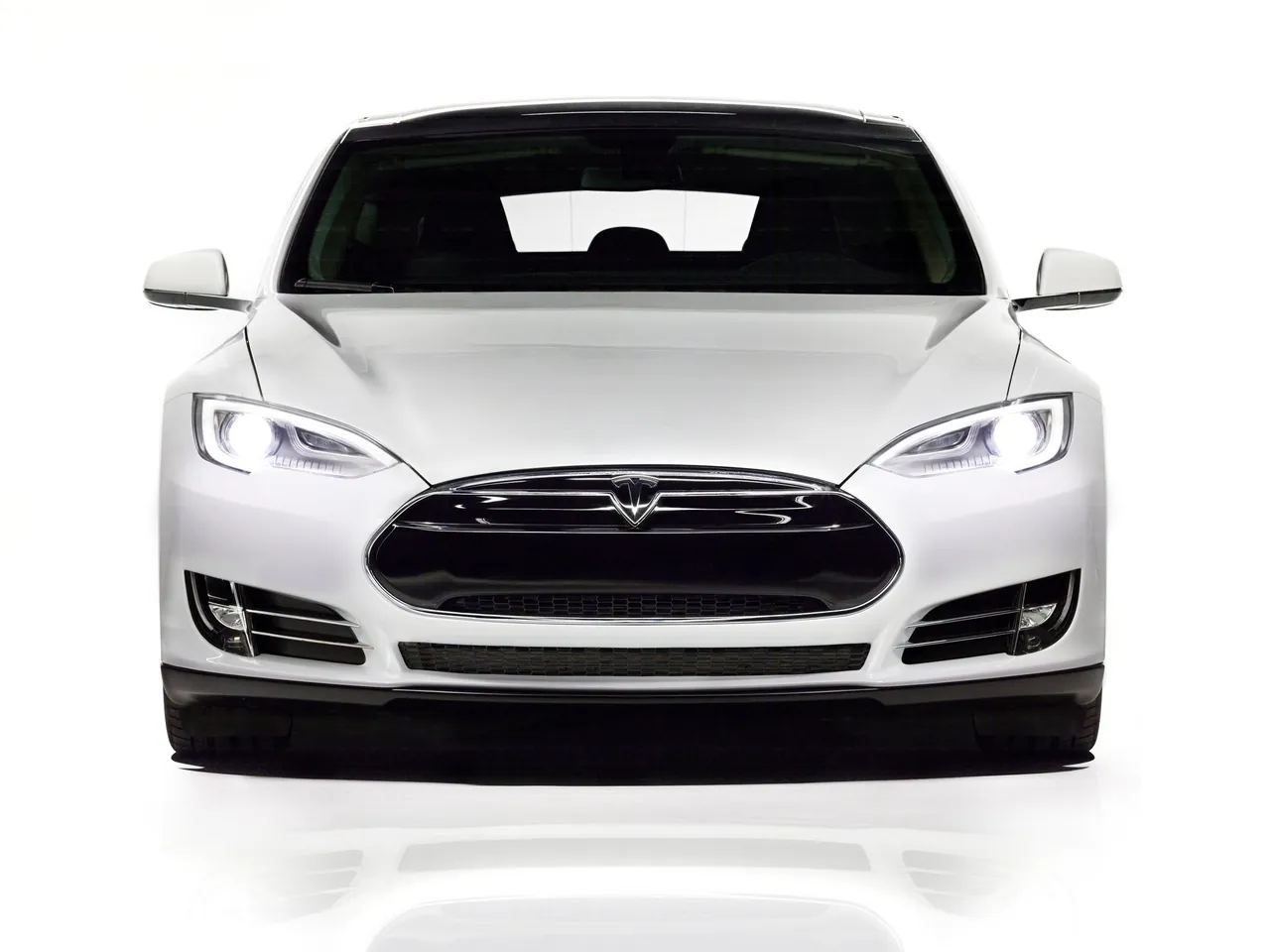 Tesla Model S (2013) – zepředu