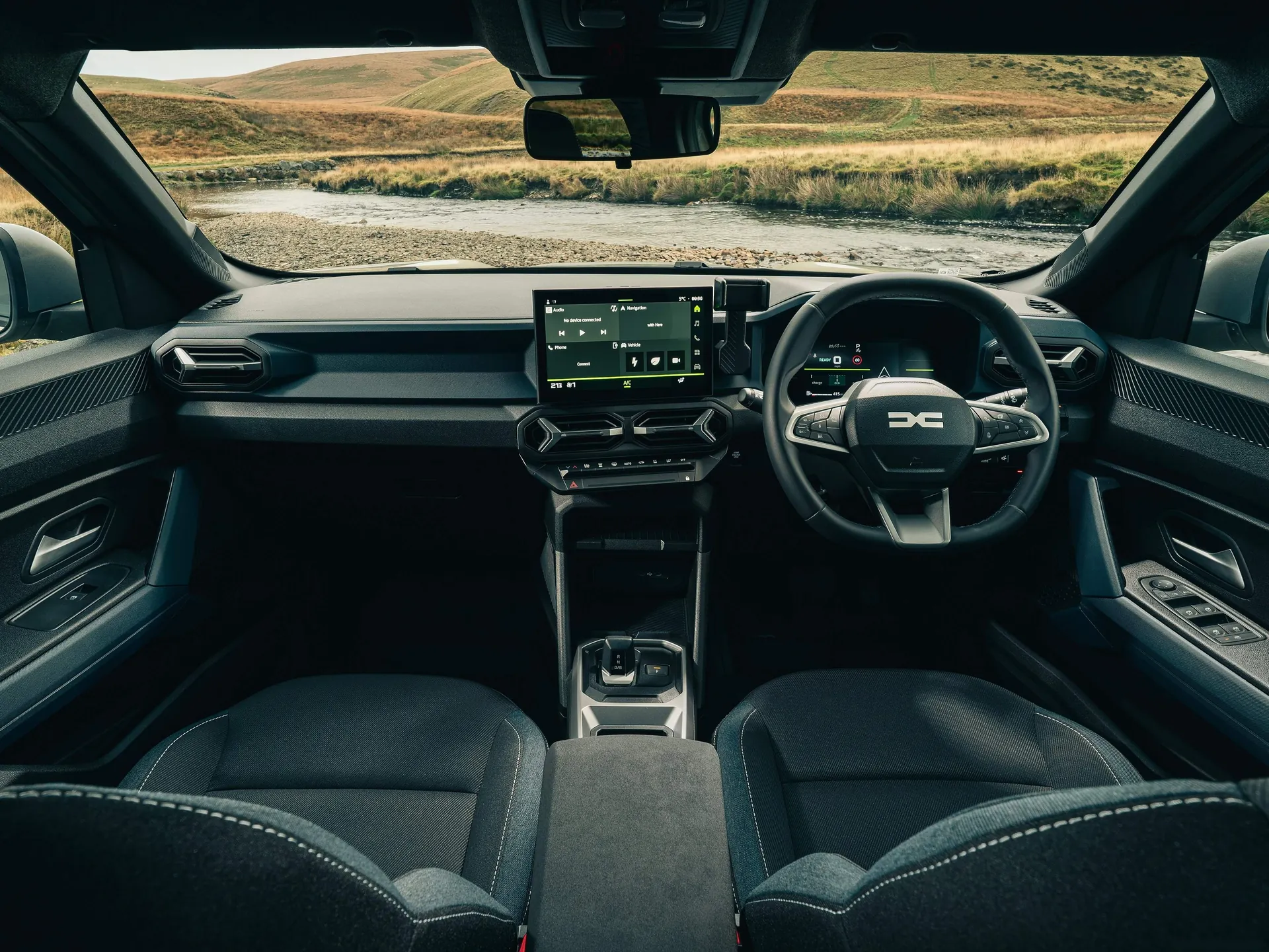 Dacia Duster [UK] (2025) – interiér