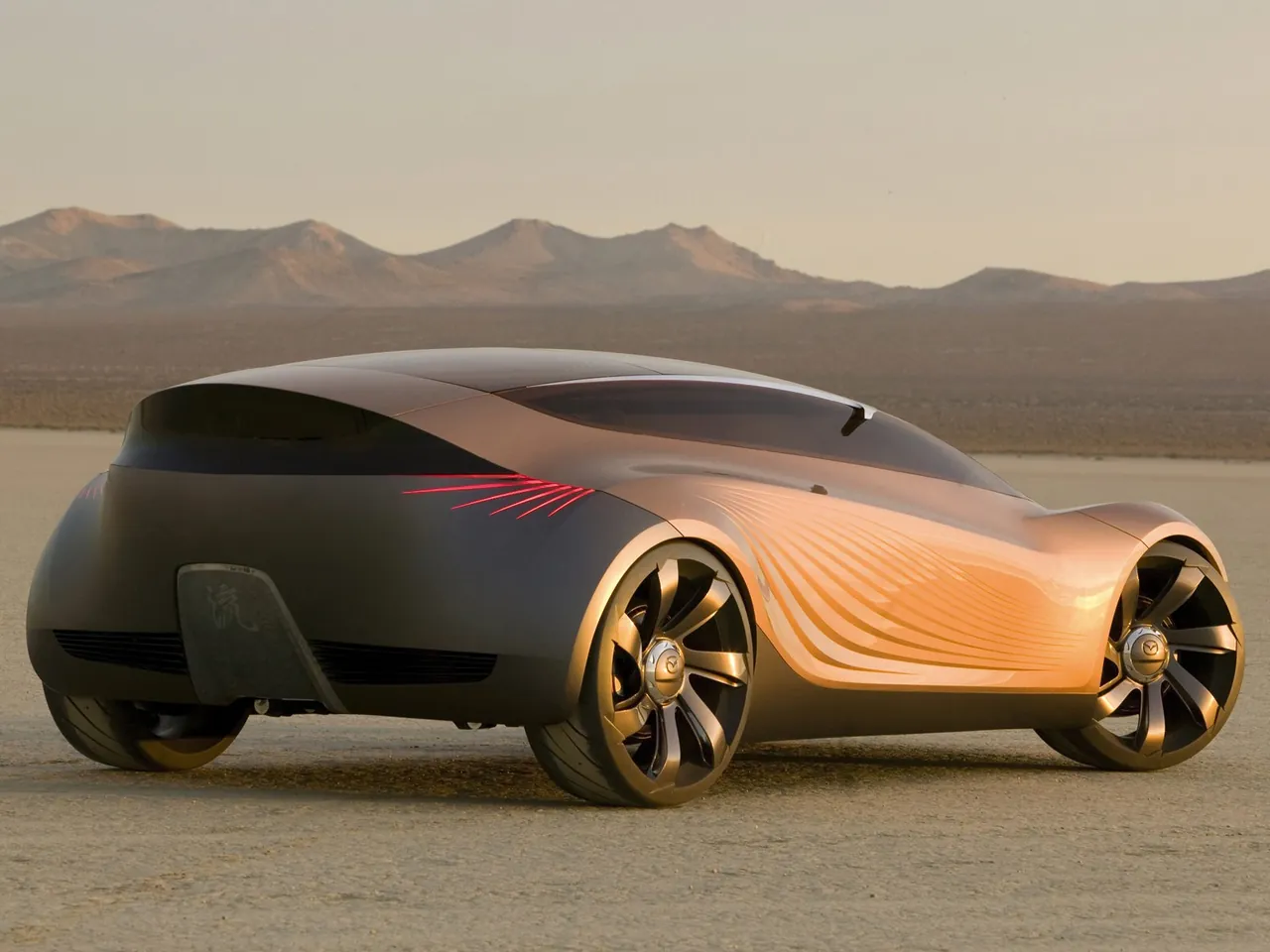Mazda Nagare Concept (2006) – zadní tříčtvrteční pohled