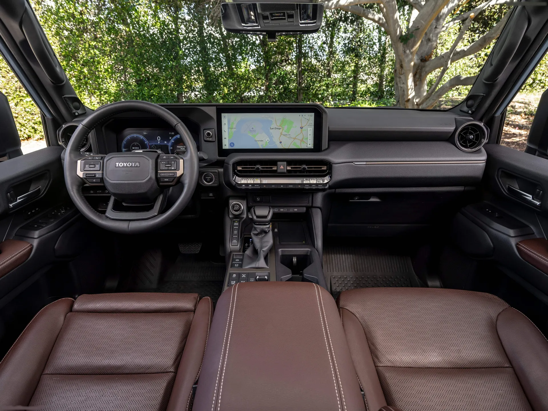 Toyota Land Cruiser [US] (2024) – interiér