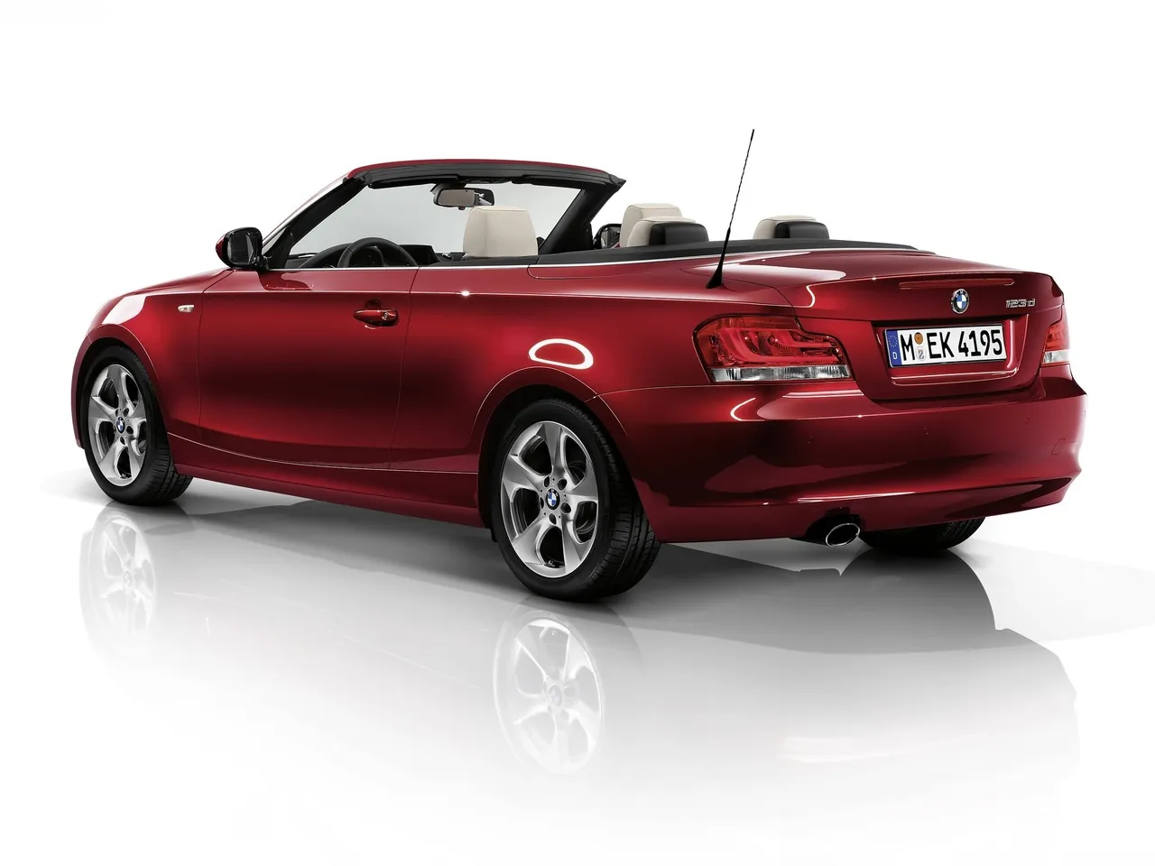 BMW 1-Series Convertible (2012) – zadní tříčtvrteční pohled