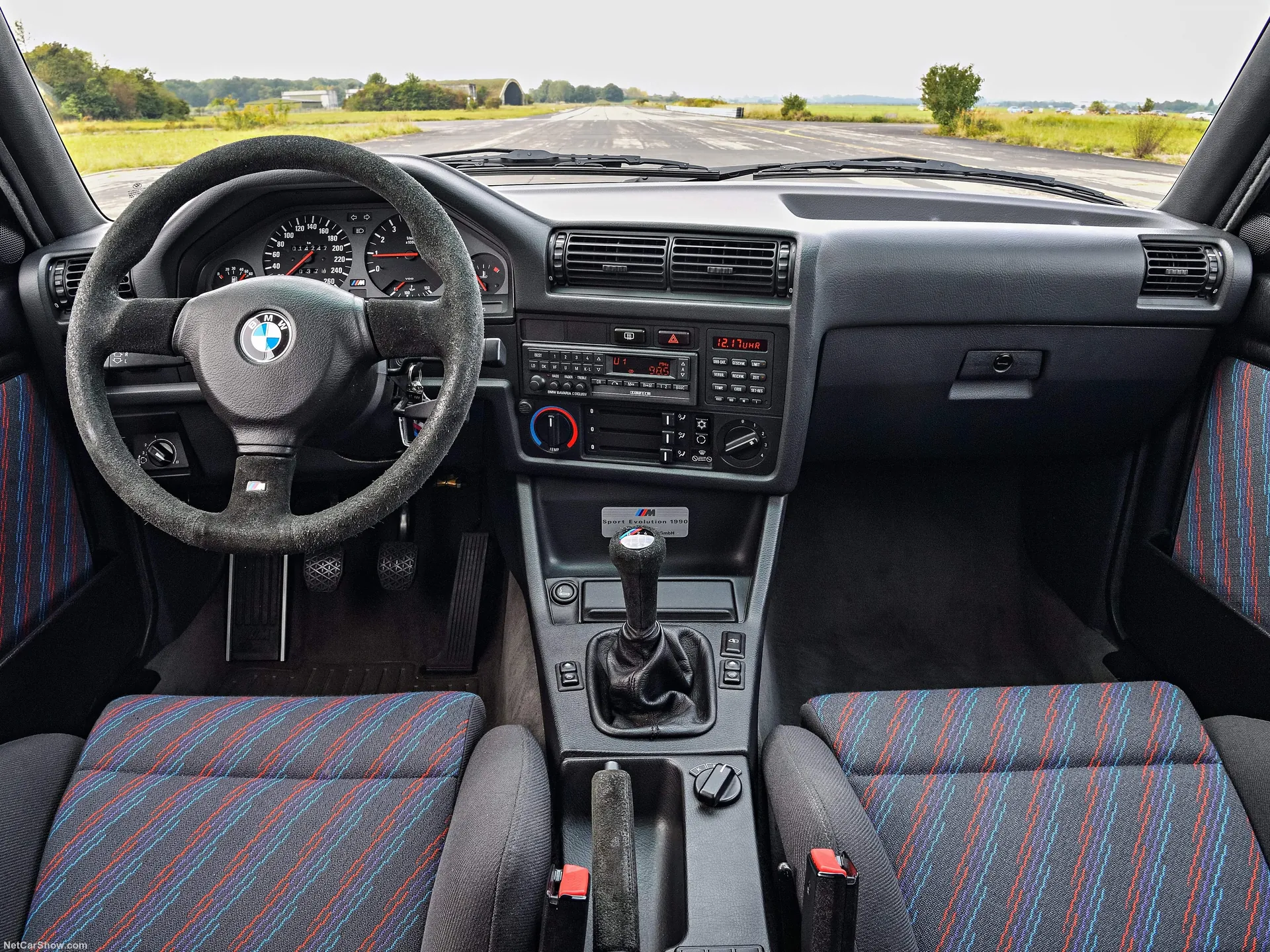 BMW M3 Sport Evolution (1990) – interiér