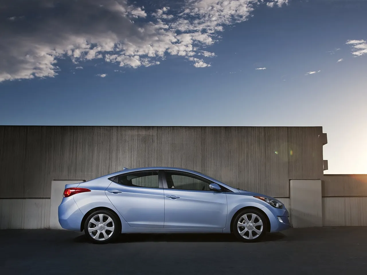 Hyundai Elantra (2011) - Side Profile