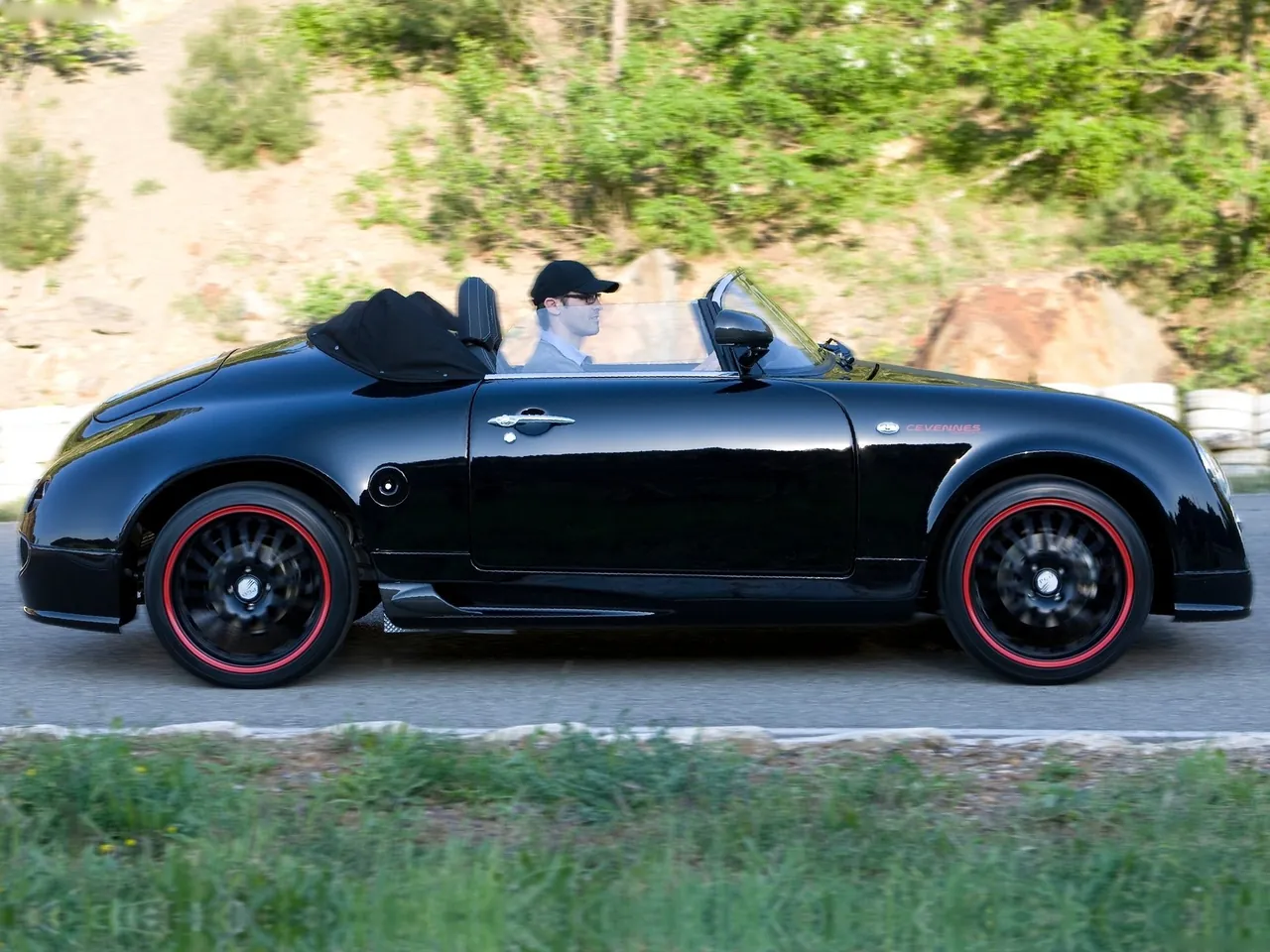 PGO Cevennes Ultimate Black (2011) – boční profil
