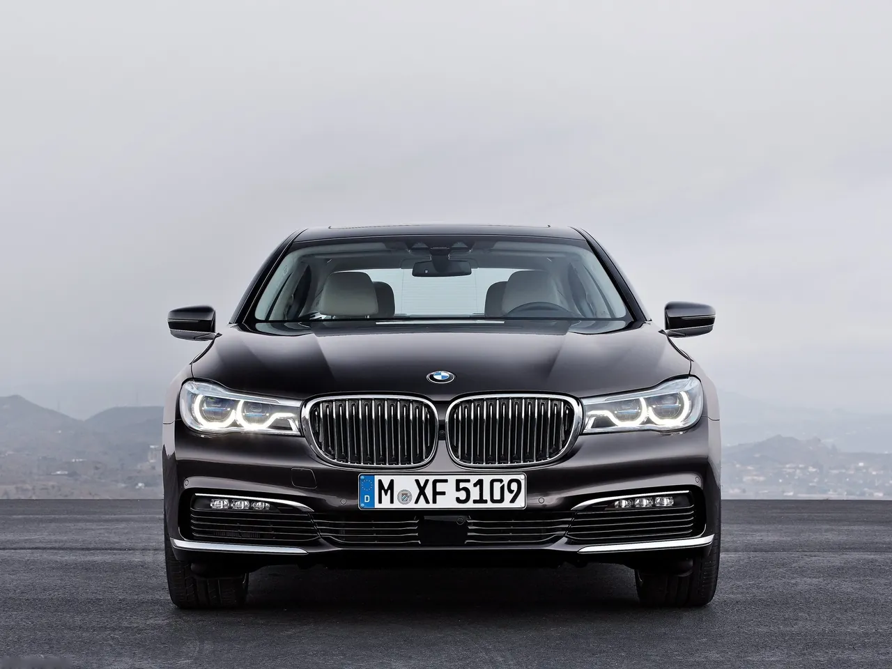 BMW 7-Series (2016) – zepředu
