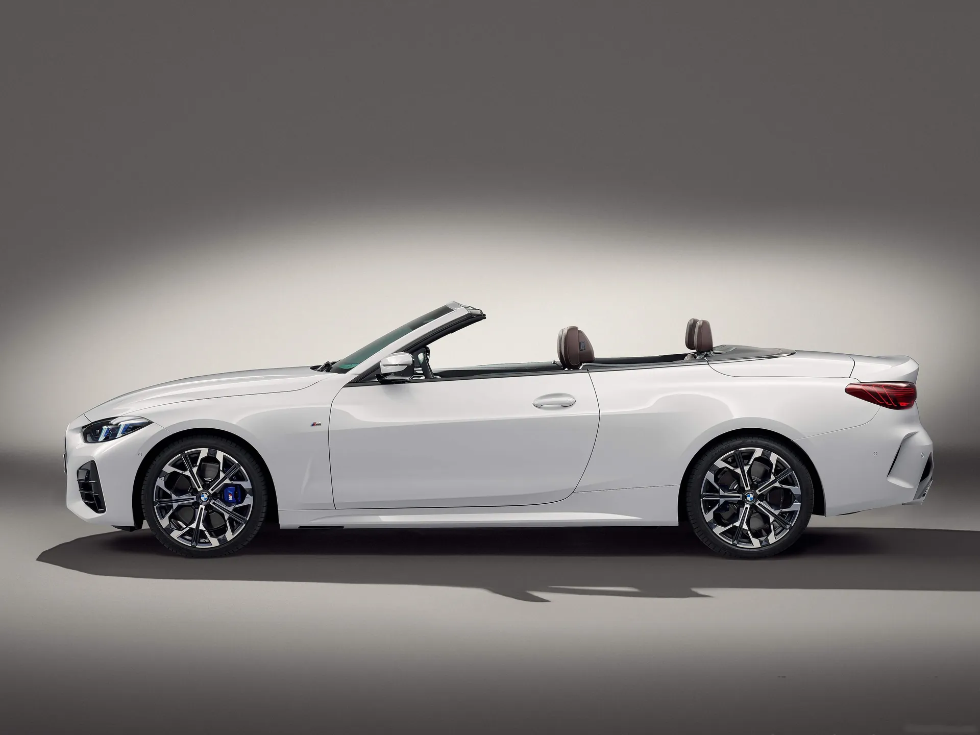BMW 4-Series Convertible (2025) – boční profil