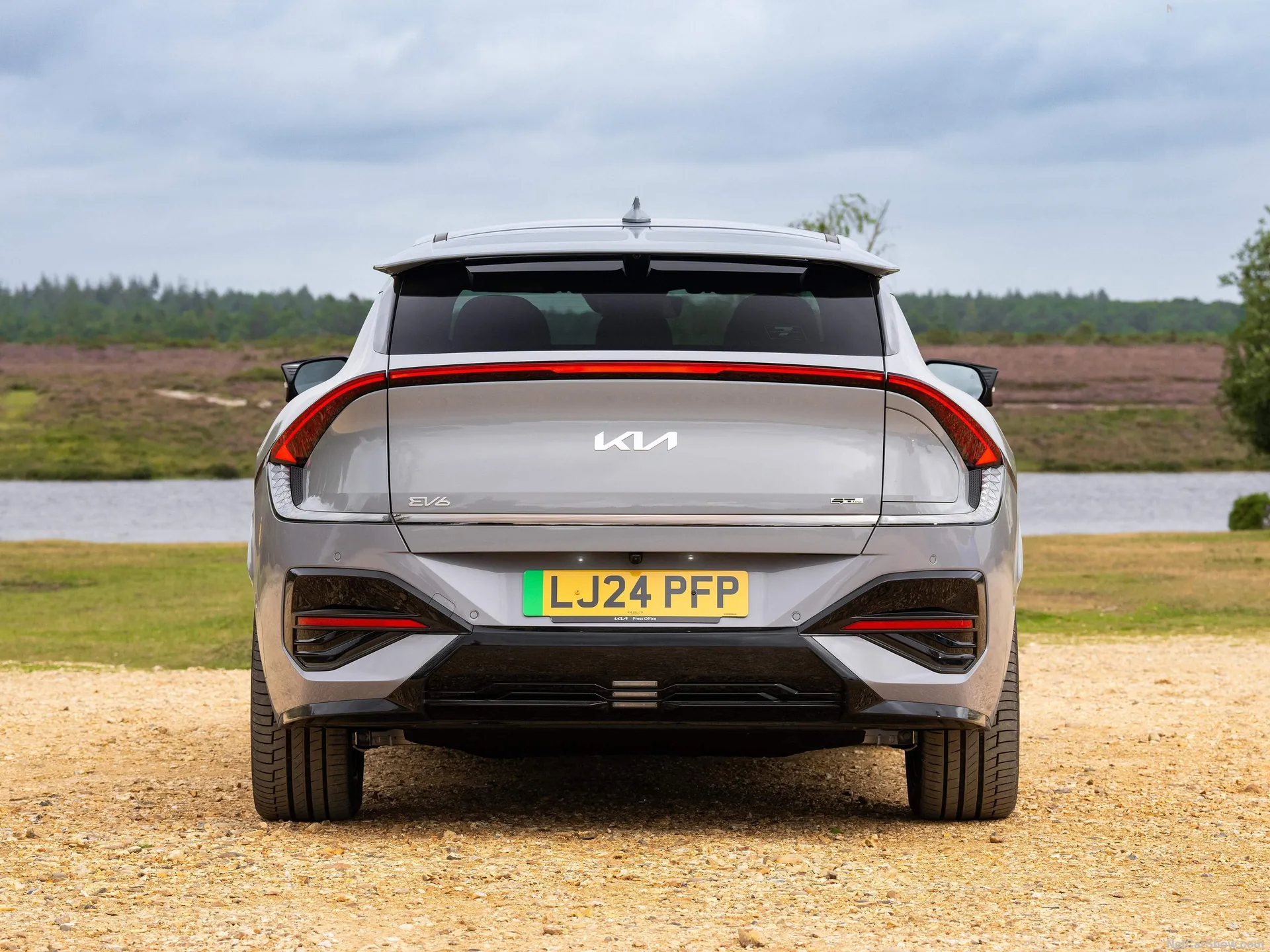 Kia EV6 [UK] (2025) – zezadu