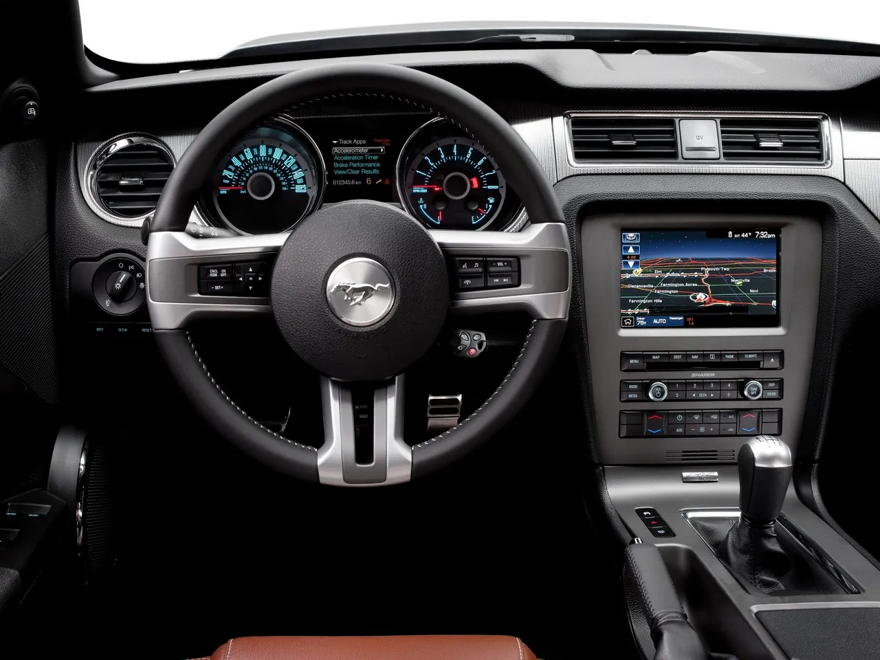 Ford Mustang GT (2013) – interiér