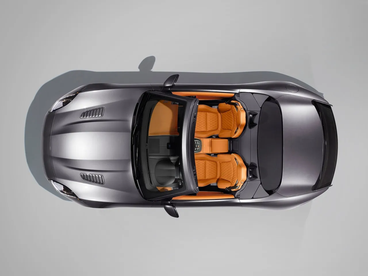 Jaguar F-Type SVR (2017) – pohled shora