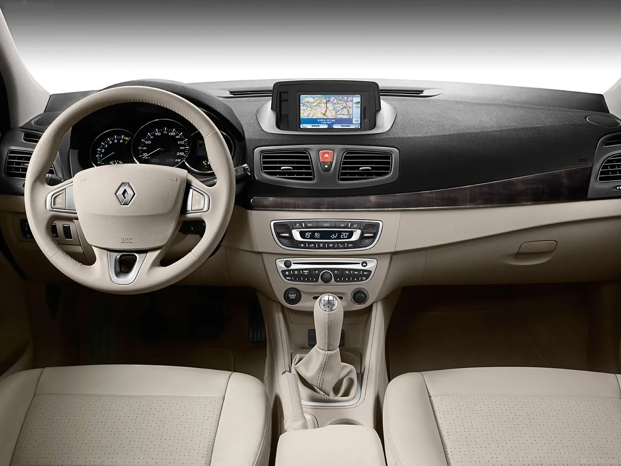 Renault Fluence (2010) – interiér