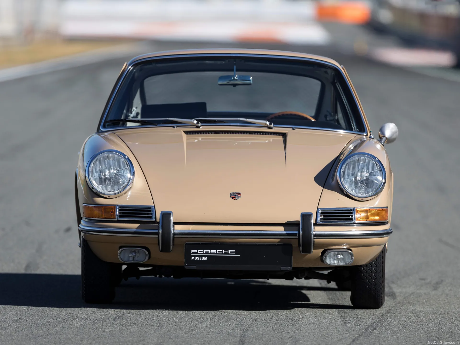Porsche 911 2.0 Coupe (1964) - Front
