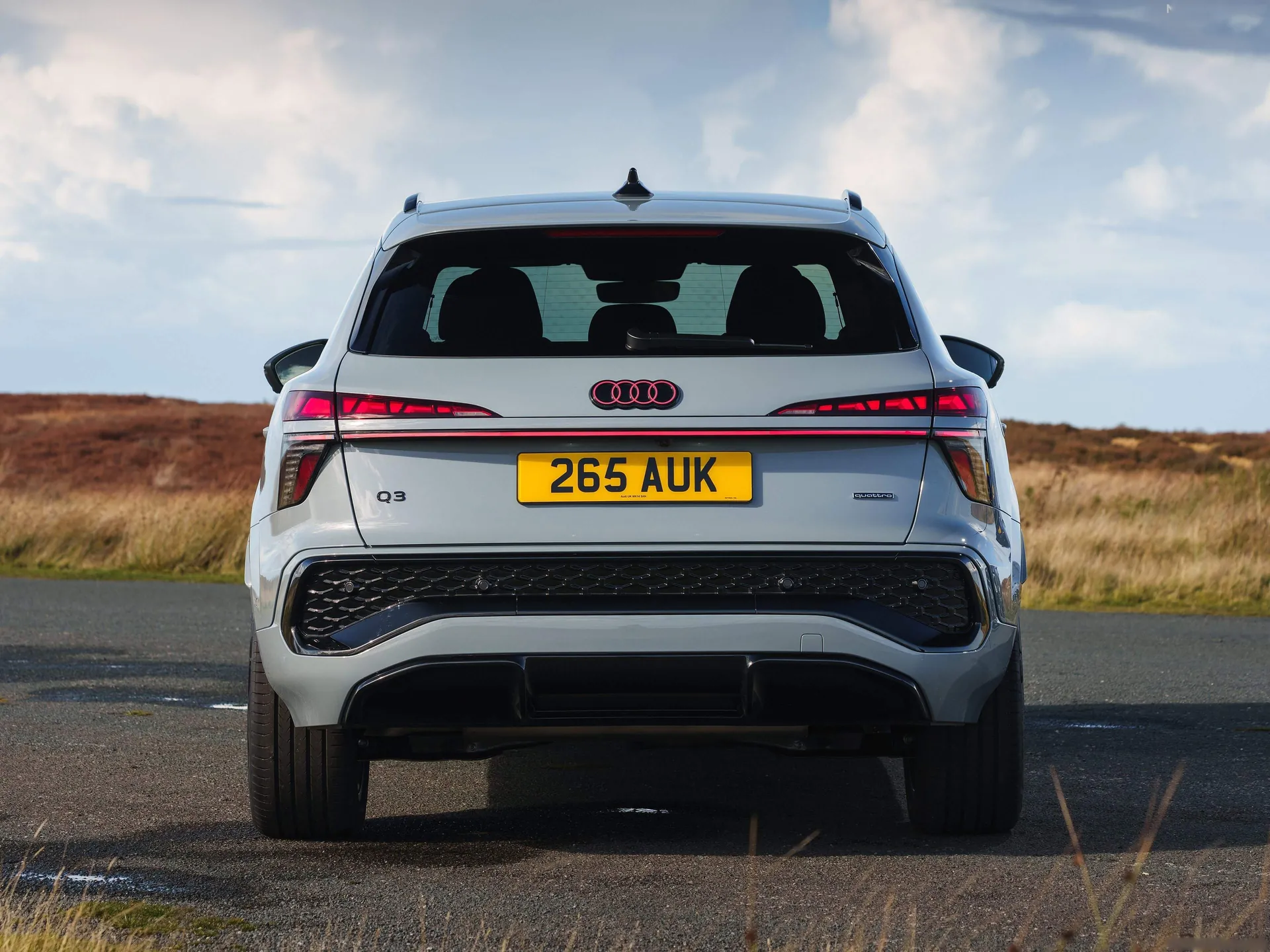 Audi Q3 SUV [UK] (2026) – zezadu