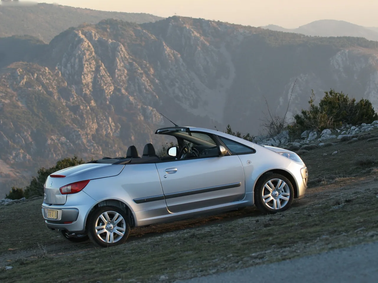 Mitsubishi Colt CZC Turbo (2007) – zadní pohled