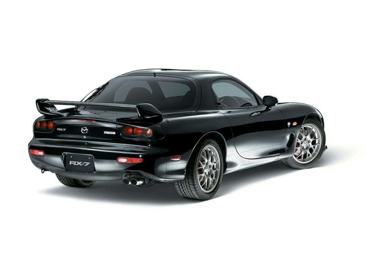 Mazda RX7 (1999) – zadní tříčtvrteční pohled