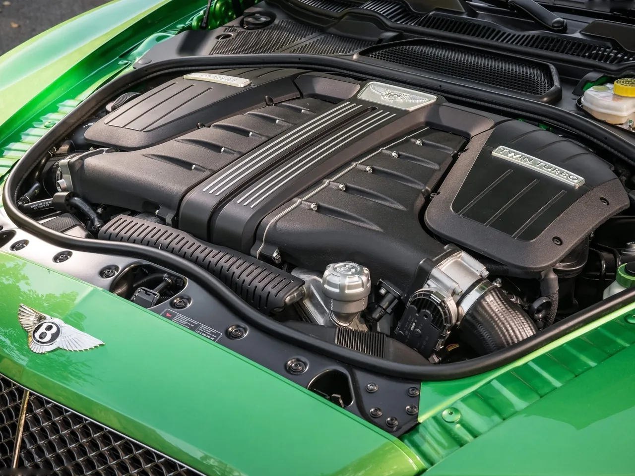 Bentley Continental GT Speed (2013) – motorový prostor