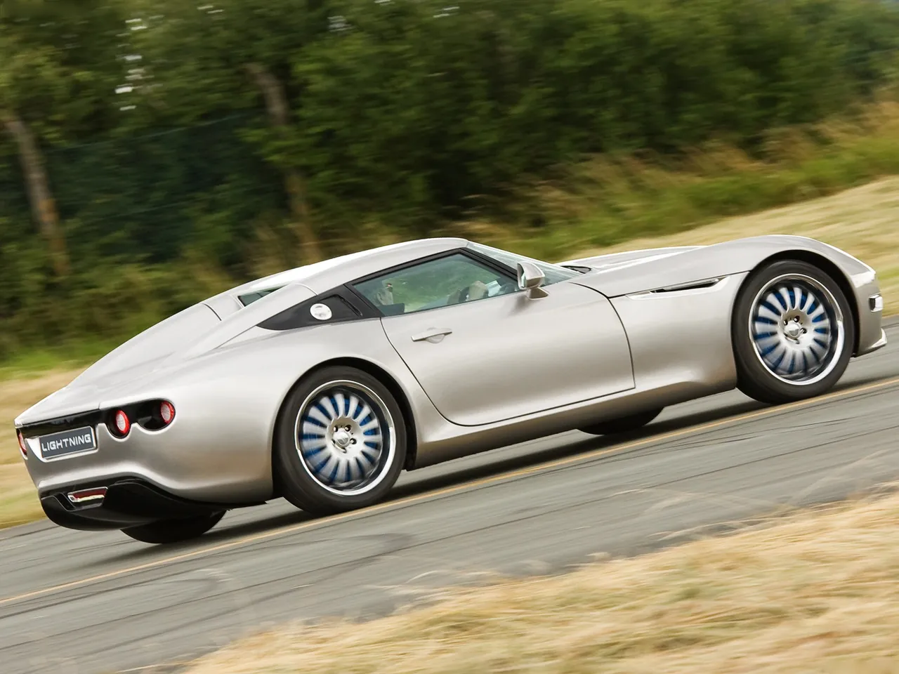 LCC Lightning GT (2009) – zadní tříčtvrteční pohled