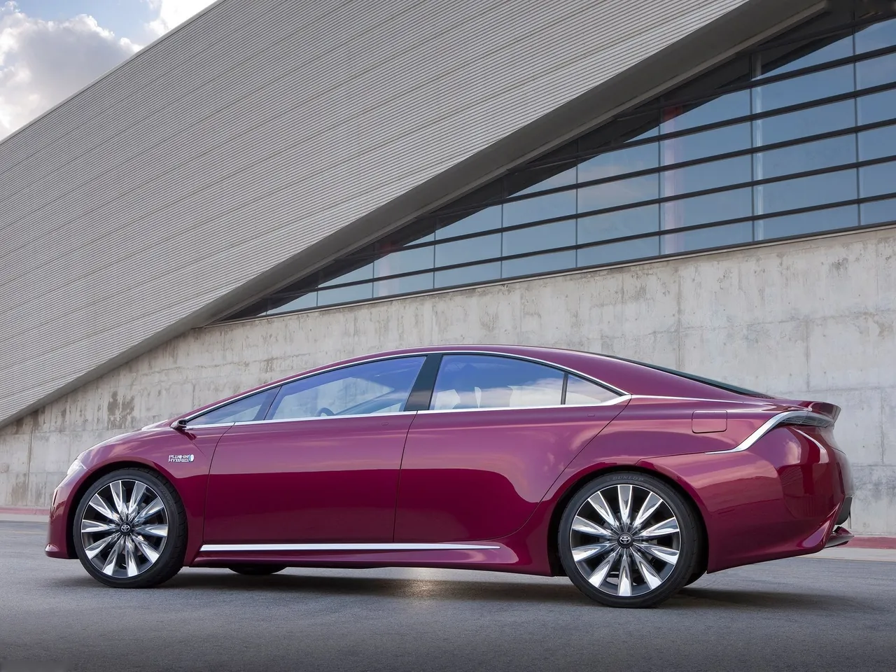 Toyota NS4 Advanced Plug-in Hybrid Concept (2012) – boční profil