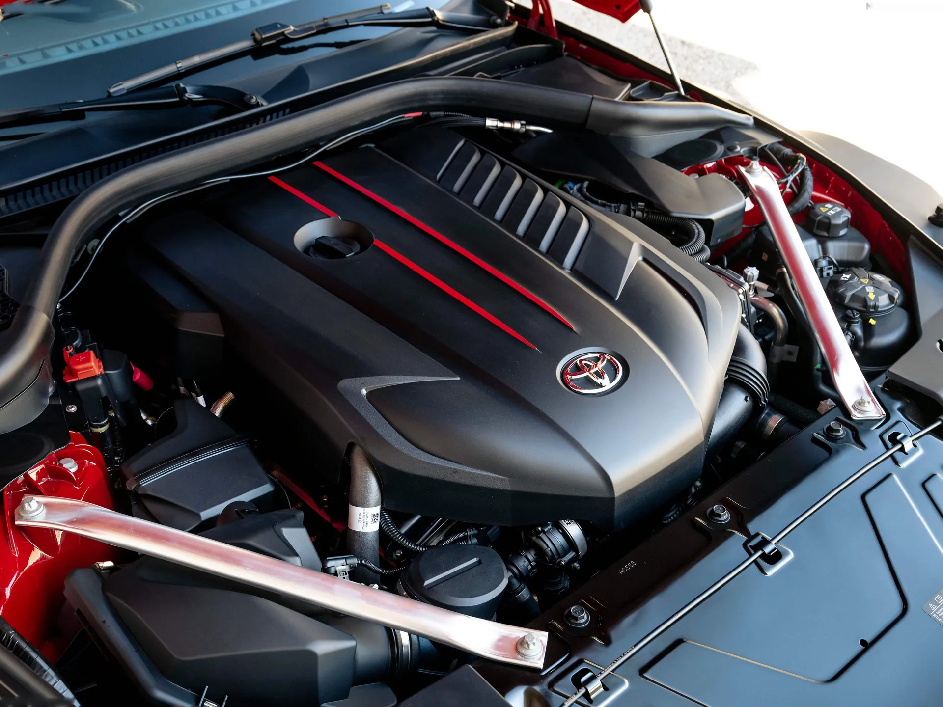 Toyota GR Supra Lightweight EVO (2026) – motorový prostor
