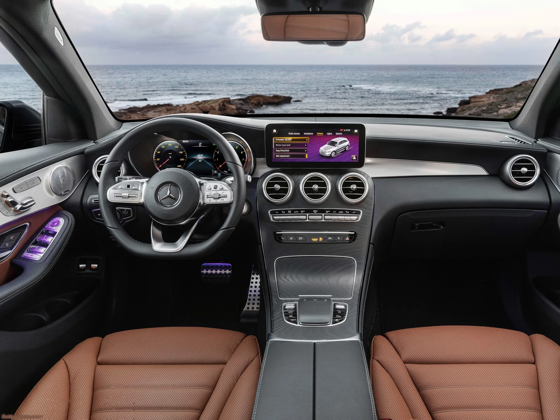 Mercedes-Benz GLC (2020) – interiér