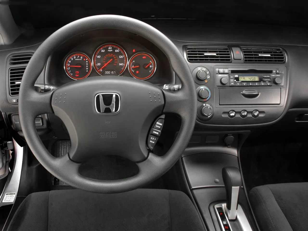 Honda Civic Coupe (2003) – interiér