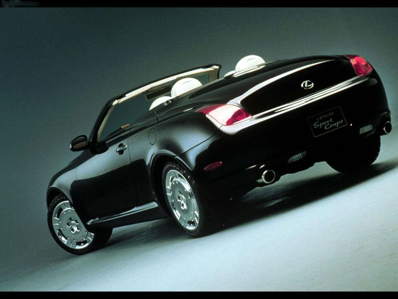 Lexus Sport Coupe Concept (2000) – zadní tříčtvrteční pohled