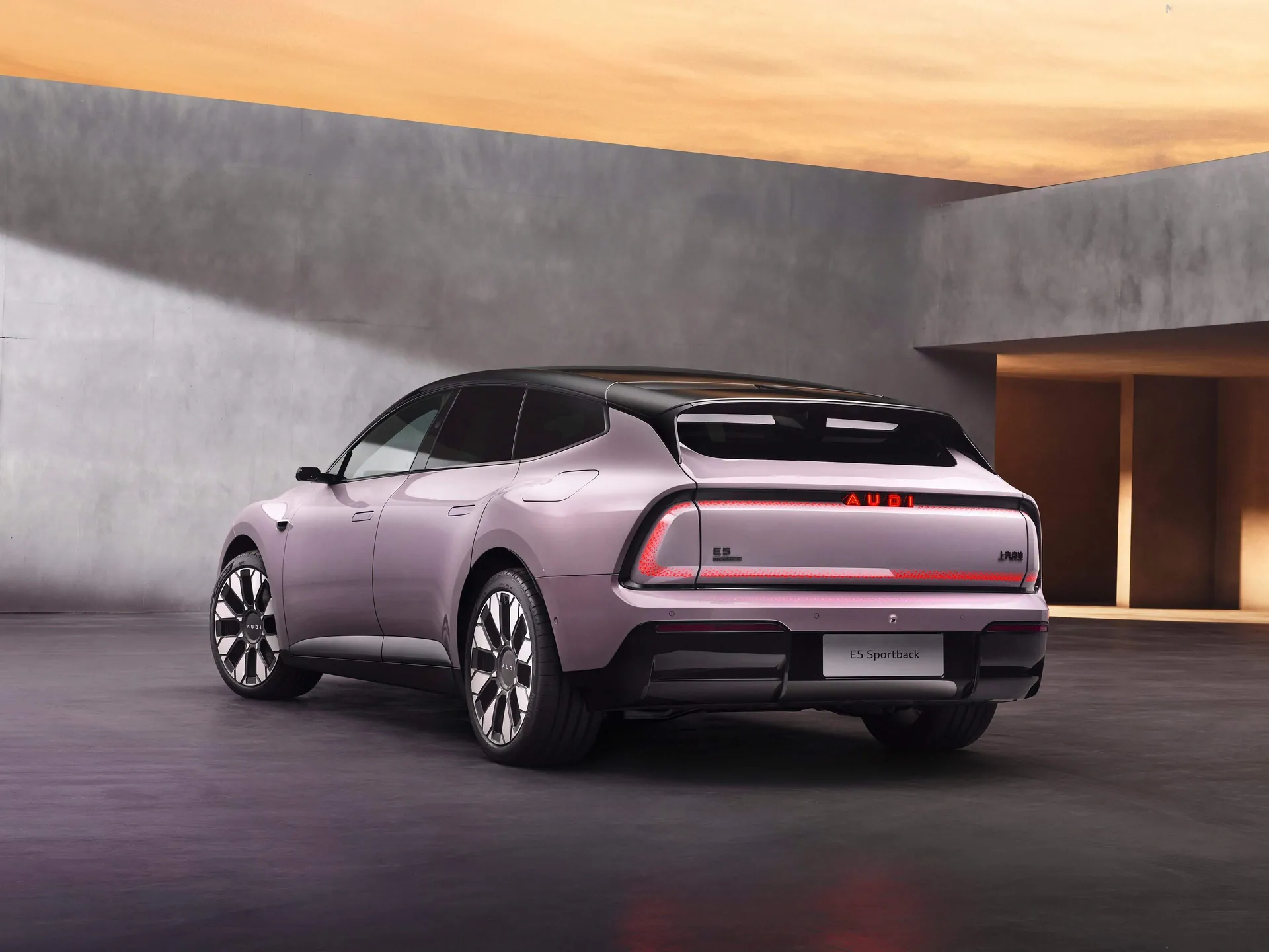 Audi E5 Sportback (2026) – zadní tříčtvrteční pohled