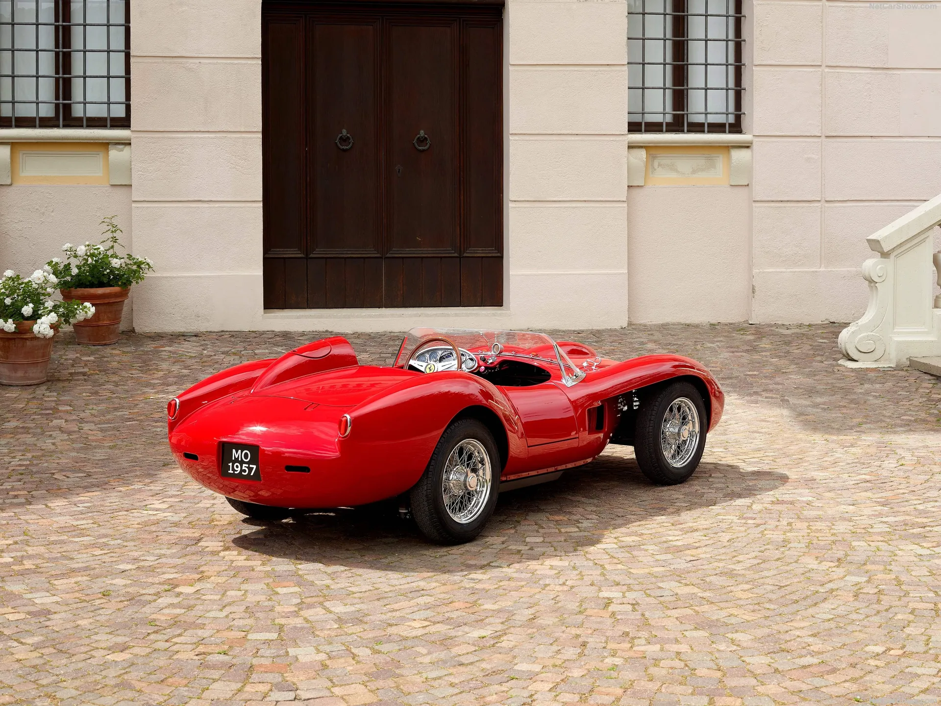 Ferrari Testa Rossa J (2021) – zadní tříčtvrteční pohled