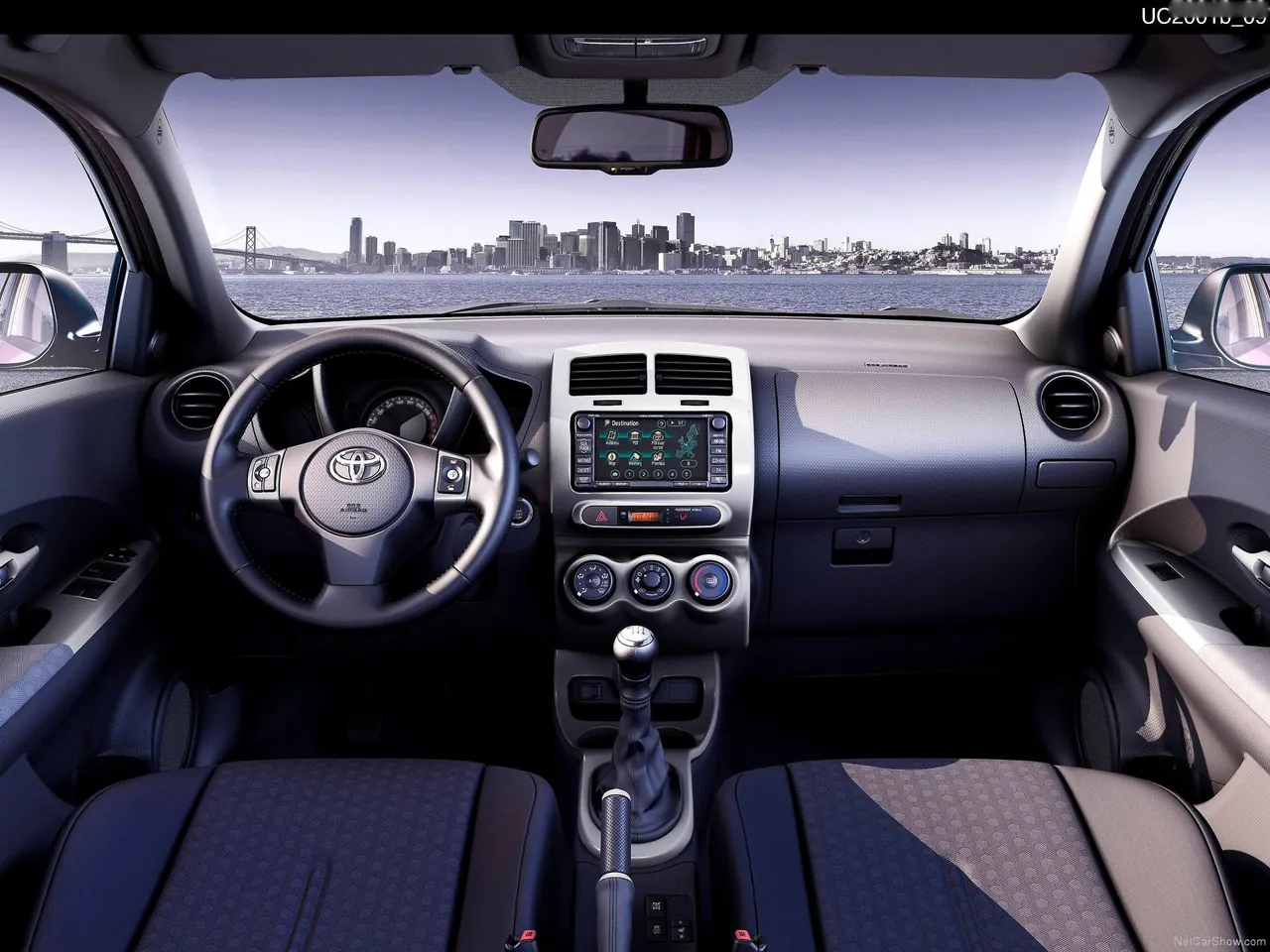 Toyota Urban Cruiser (2009) – interiér