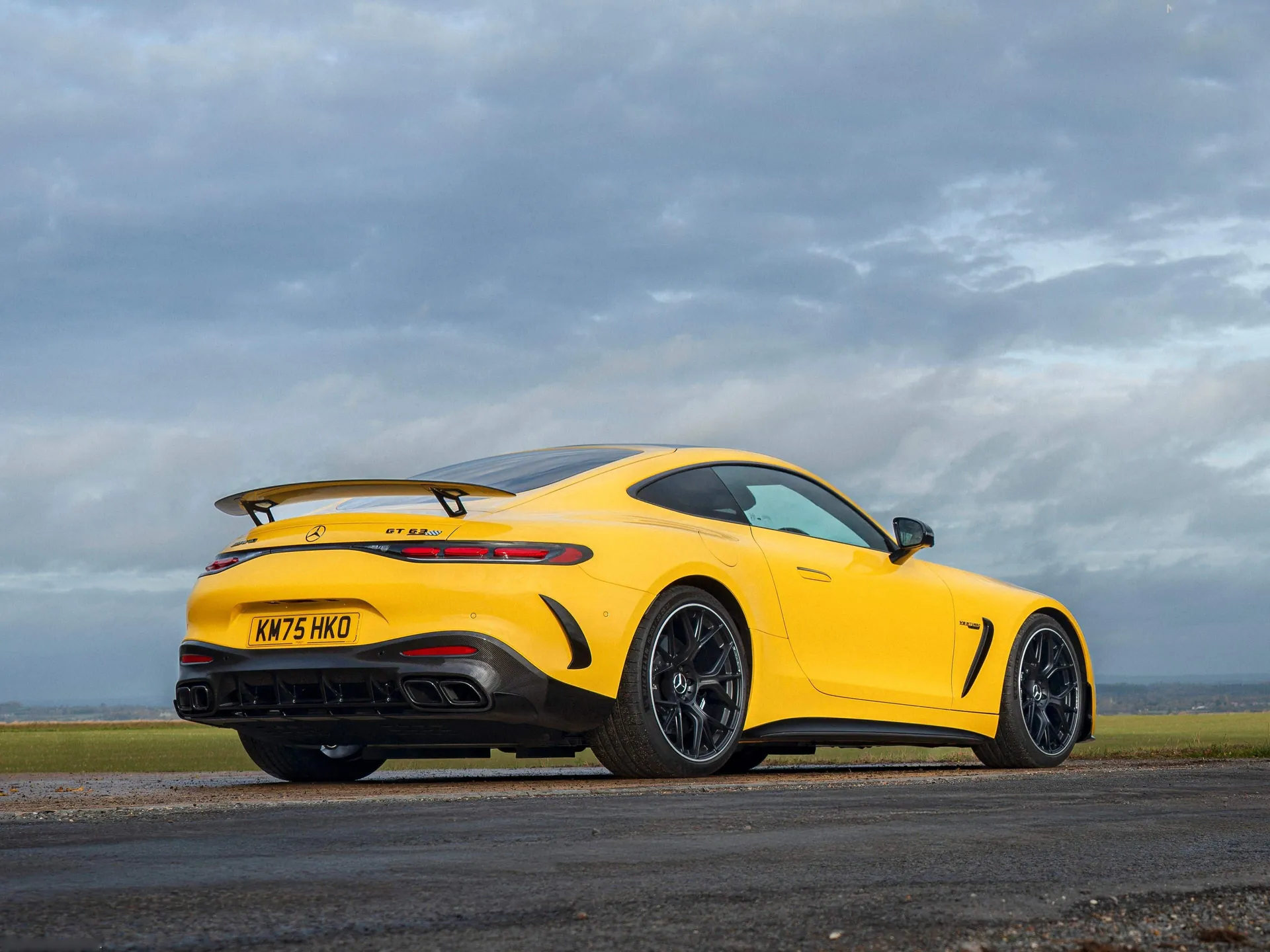 Mercedes-Benz AMG GT63 PRO [UK] (2025) – zadní tříčtvrteční pohled