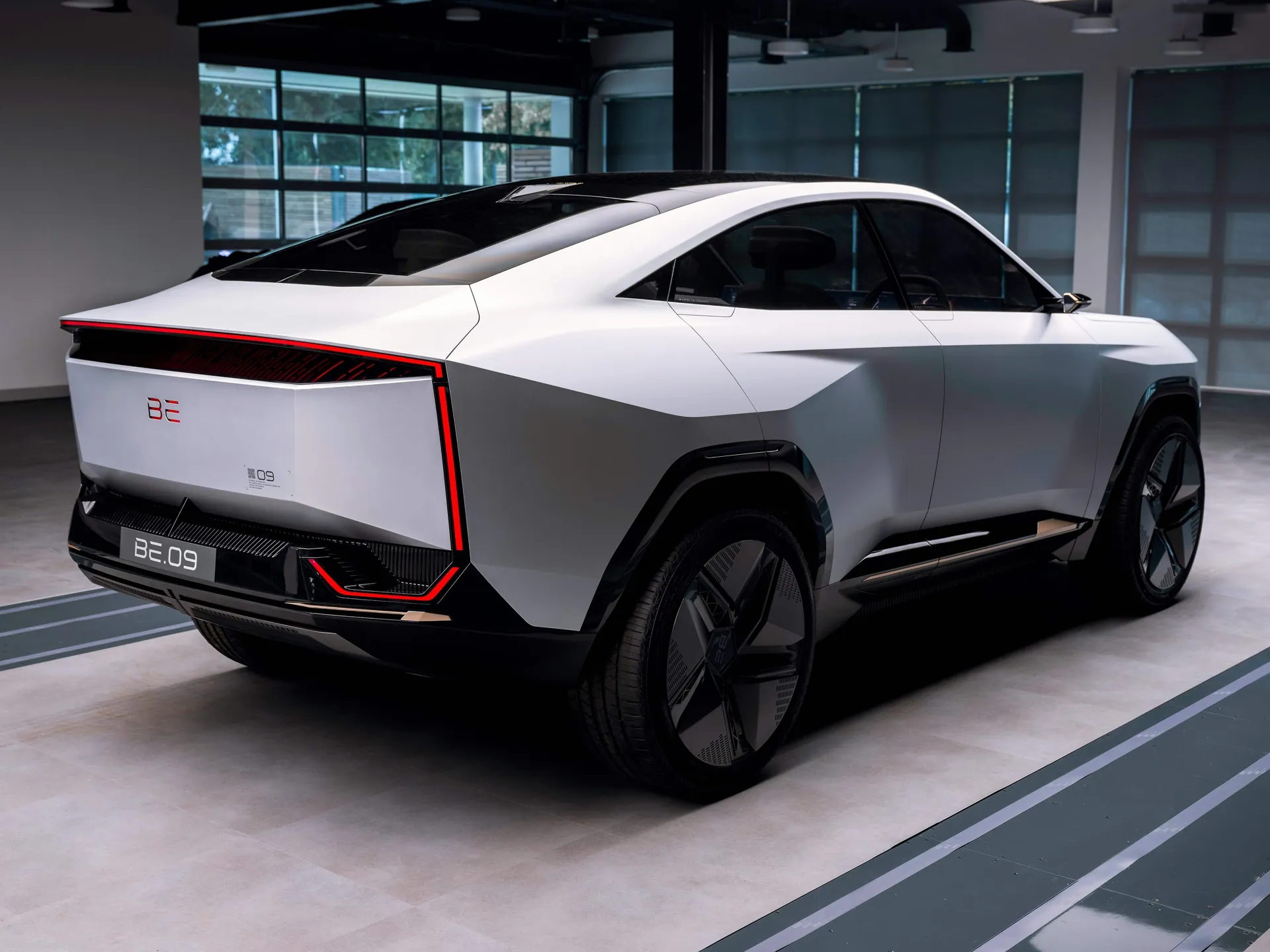Mahindra BE 09 Concept (2022) – zadní tříčtvrteční pohled
