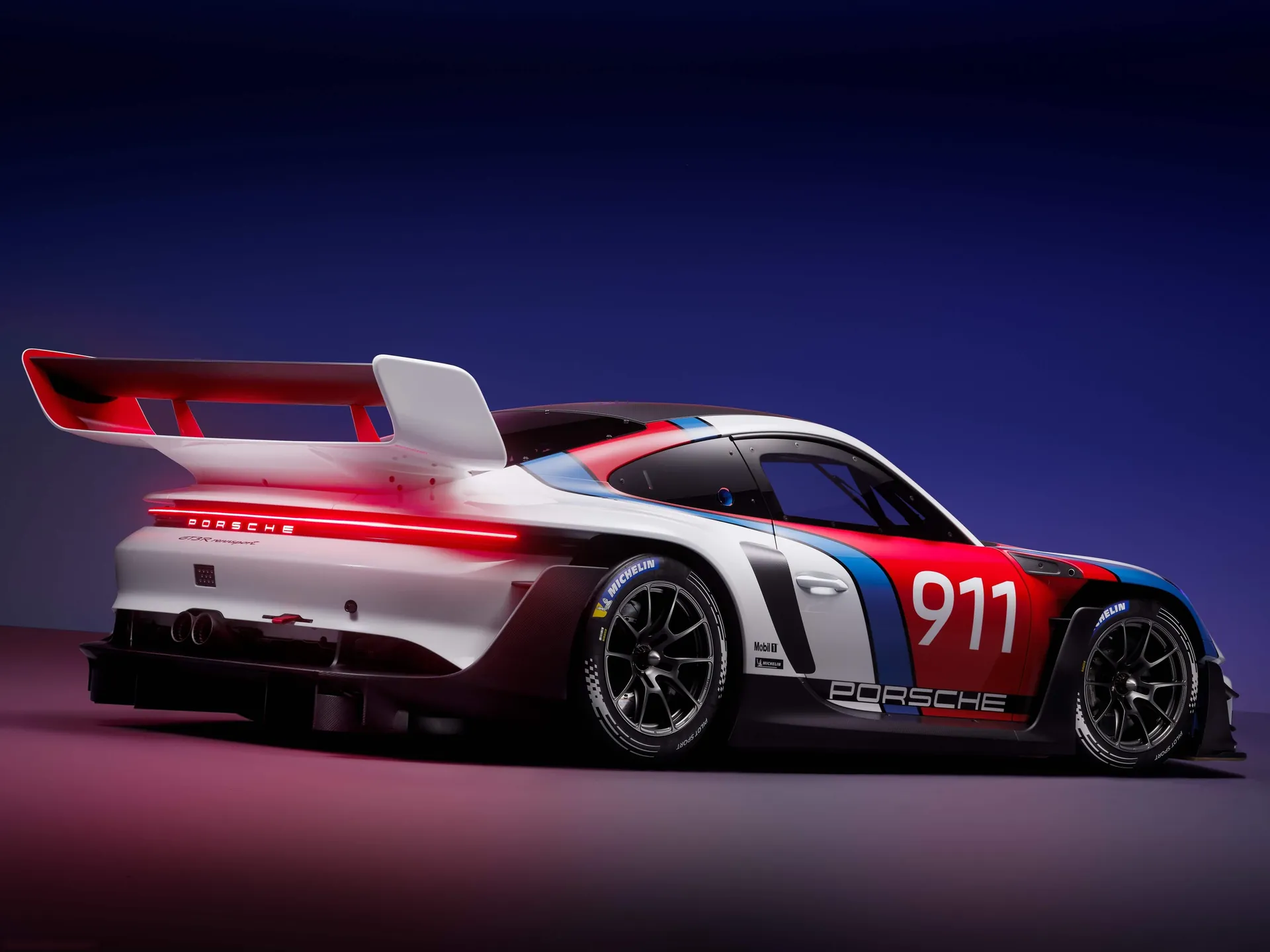 Porsche 911 GT3 R rennsport (2023) - Rear Three-Quarter