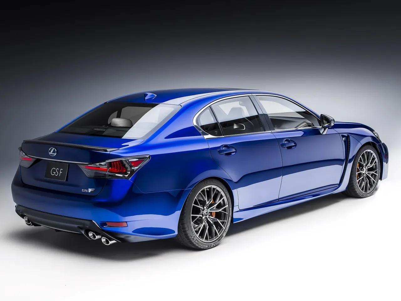 Lexus GS F (2016) – zadní tříčtvrteční pohled