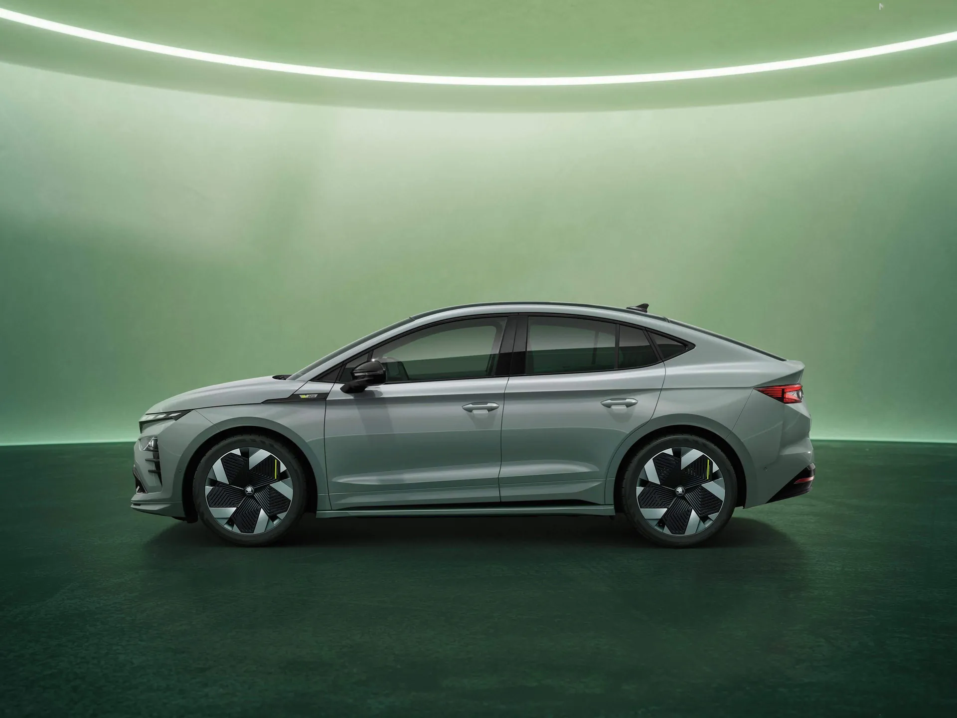 Skoda Enyaq Coupe RS (2026) – boční profil