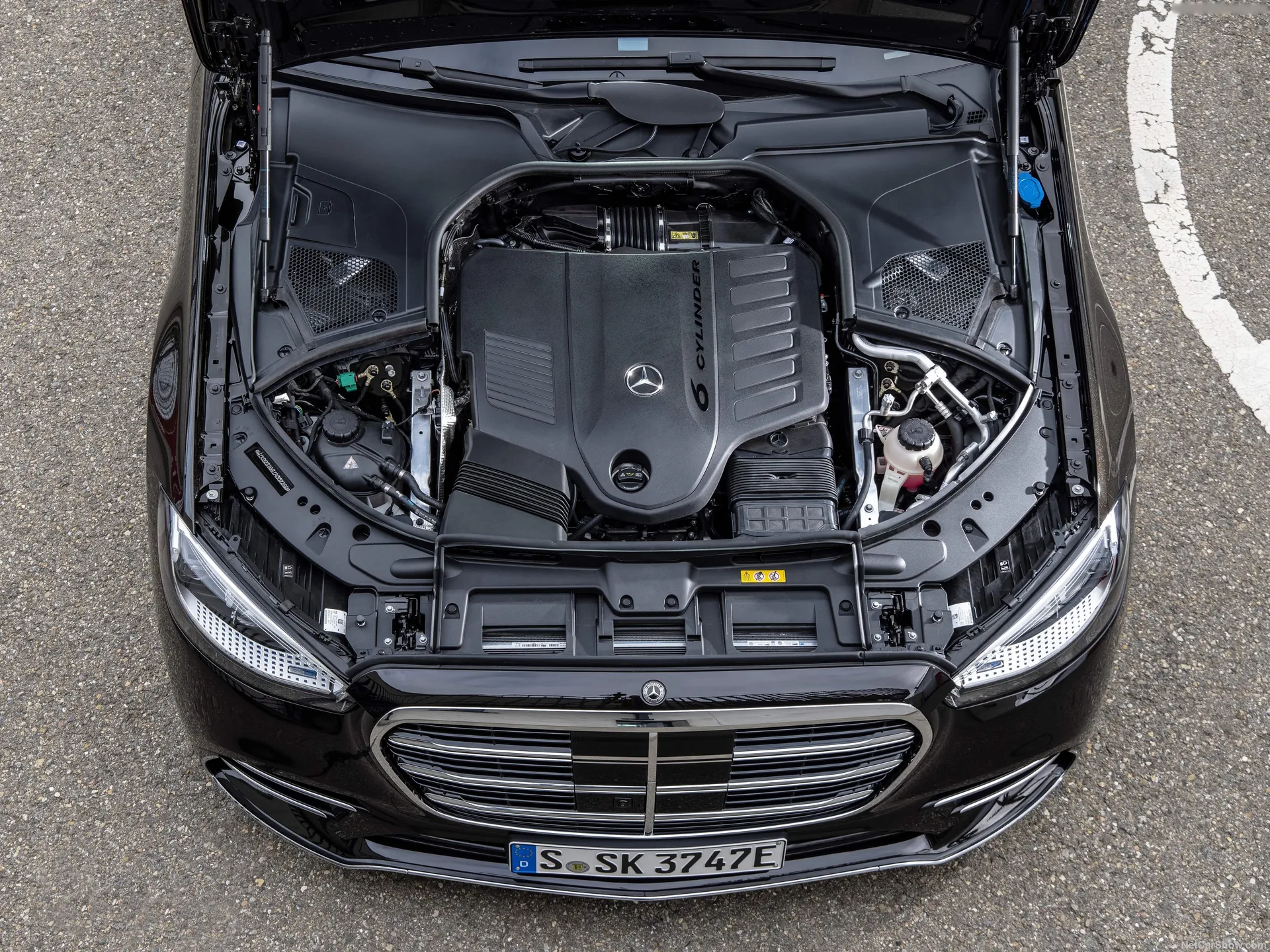 Mercedes-Benz S-Class Plug-in Hybrid (2021) - Engine Bay