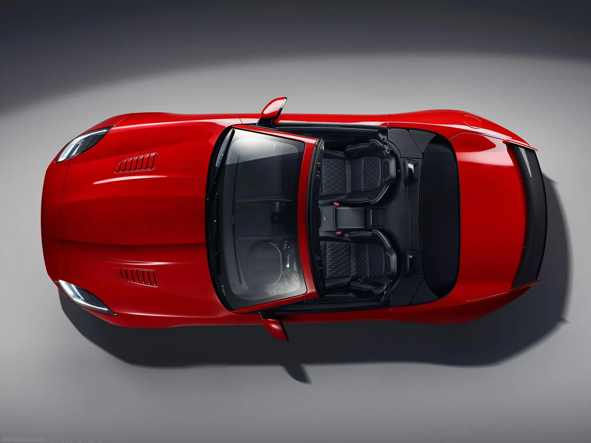 Jaguar F-Type (2018) – pohled shora