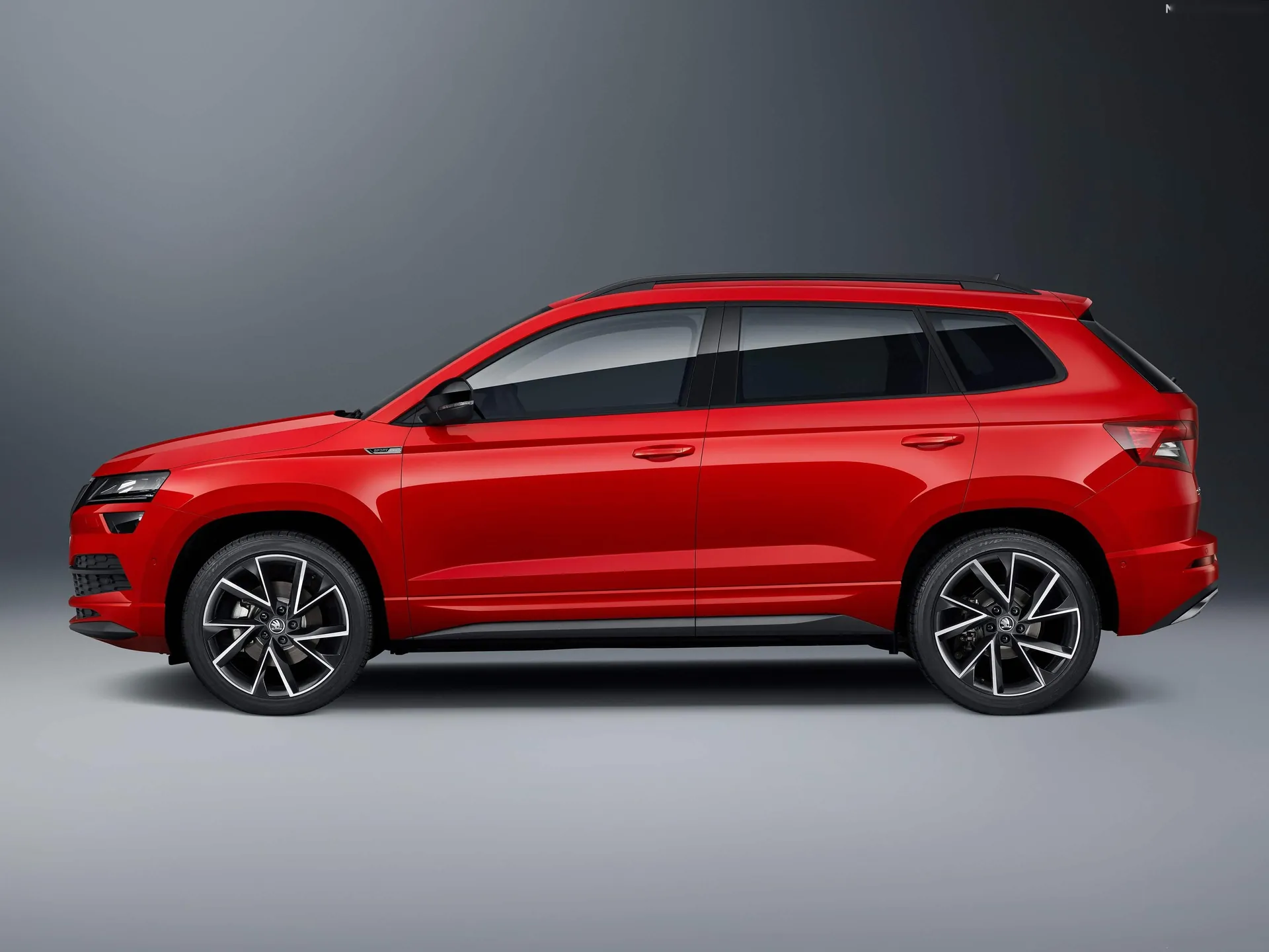Skoda Karoq Sportline (2019) – boční profil