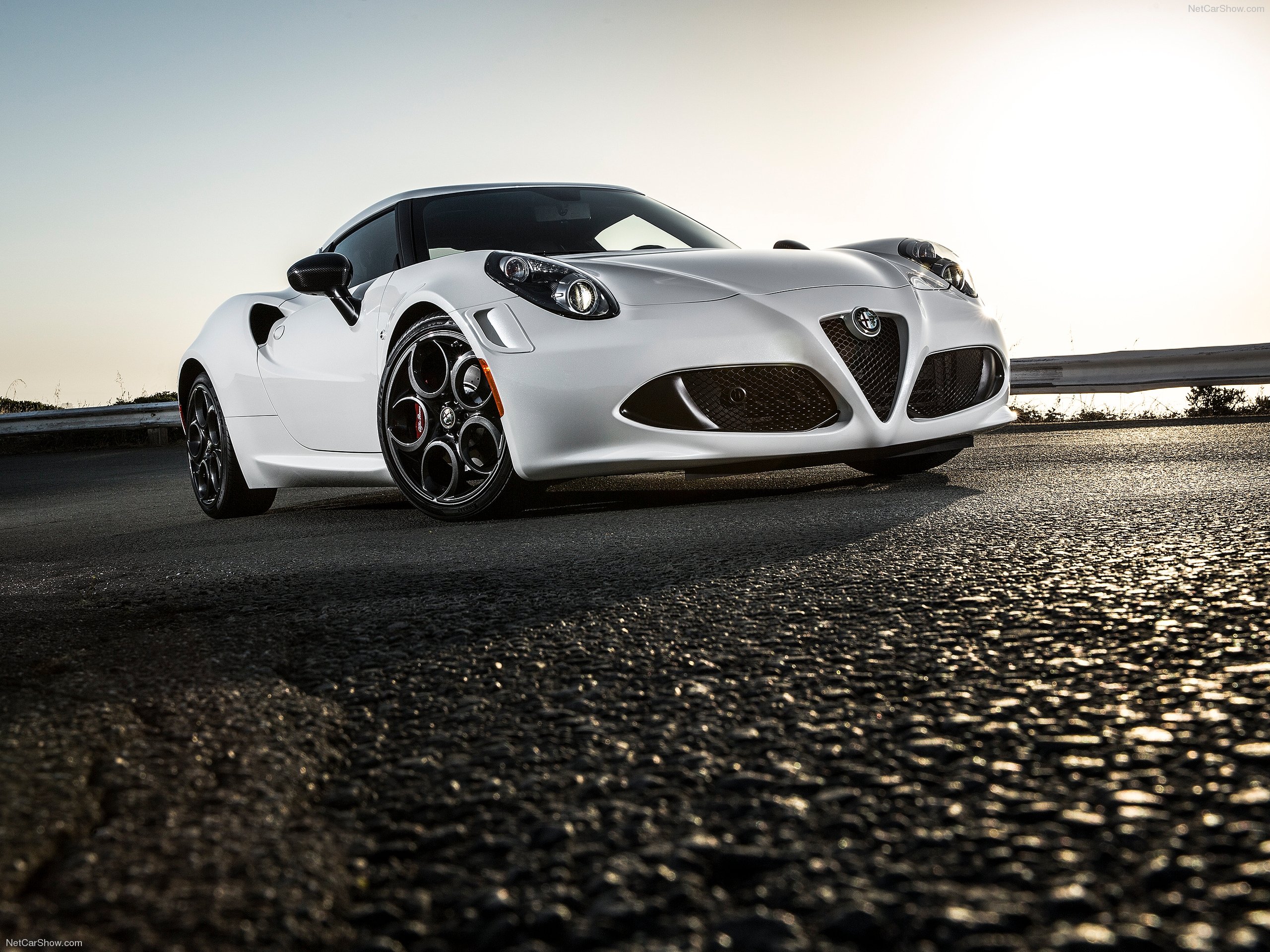 Alfa Romeo 4C Coupe [US] (2015)