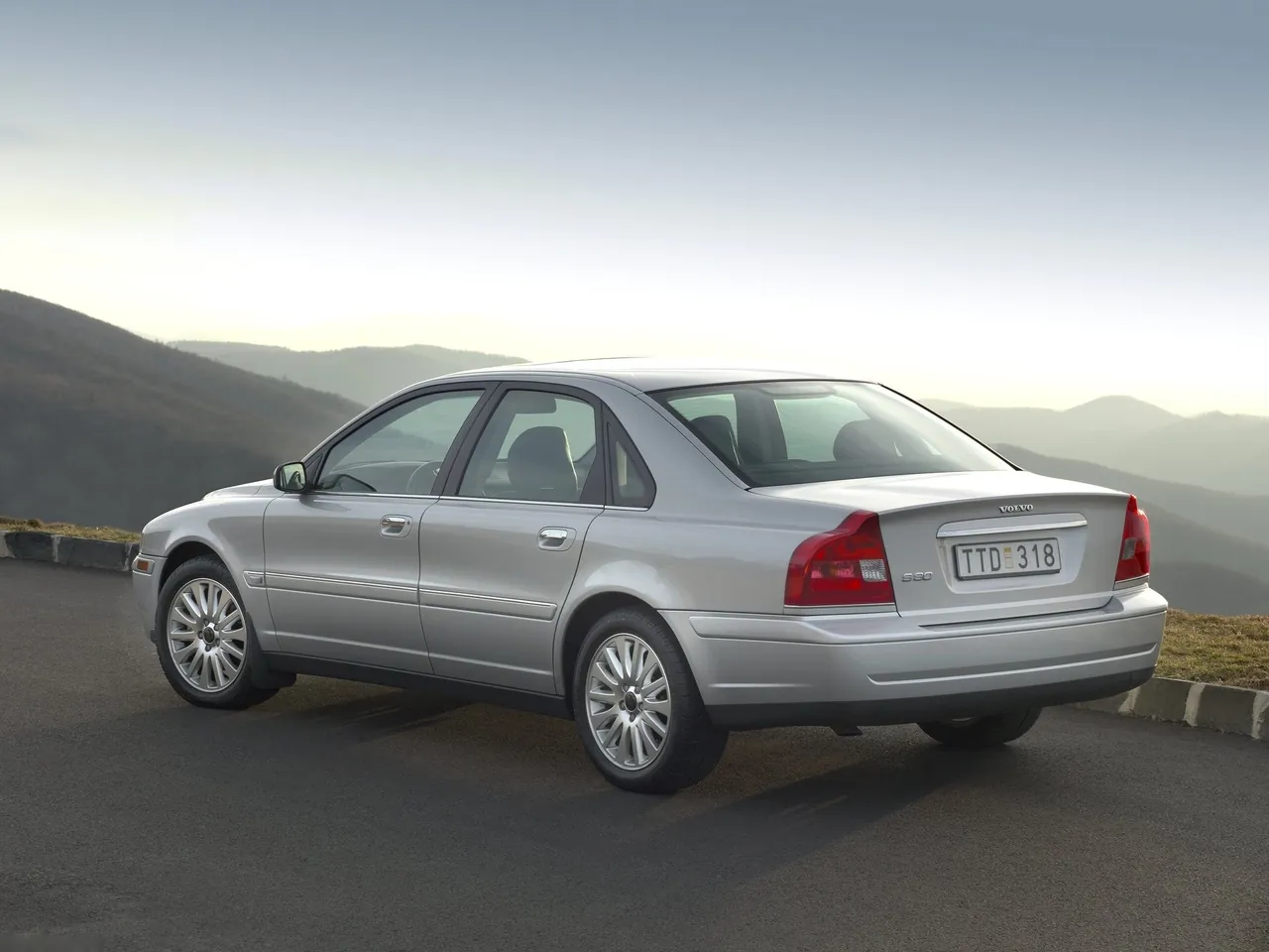 Volvo S80 (2003) – zadní tříčtvrteční pohled