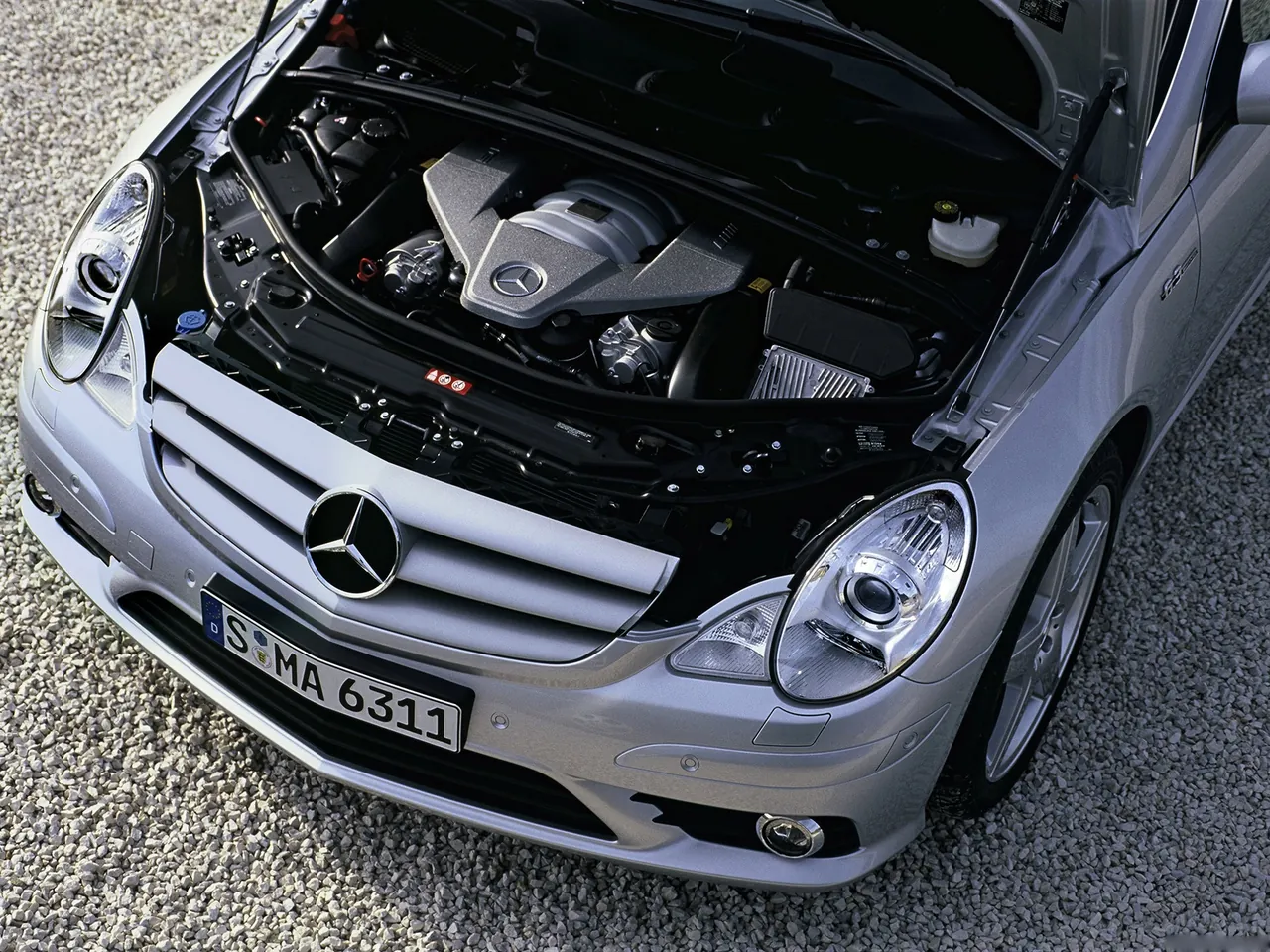 Mercedes-Benz R 63 AMG (2007) - Engine Bay