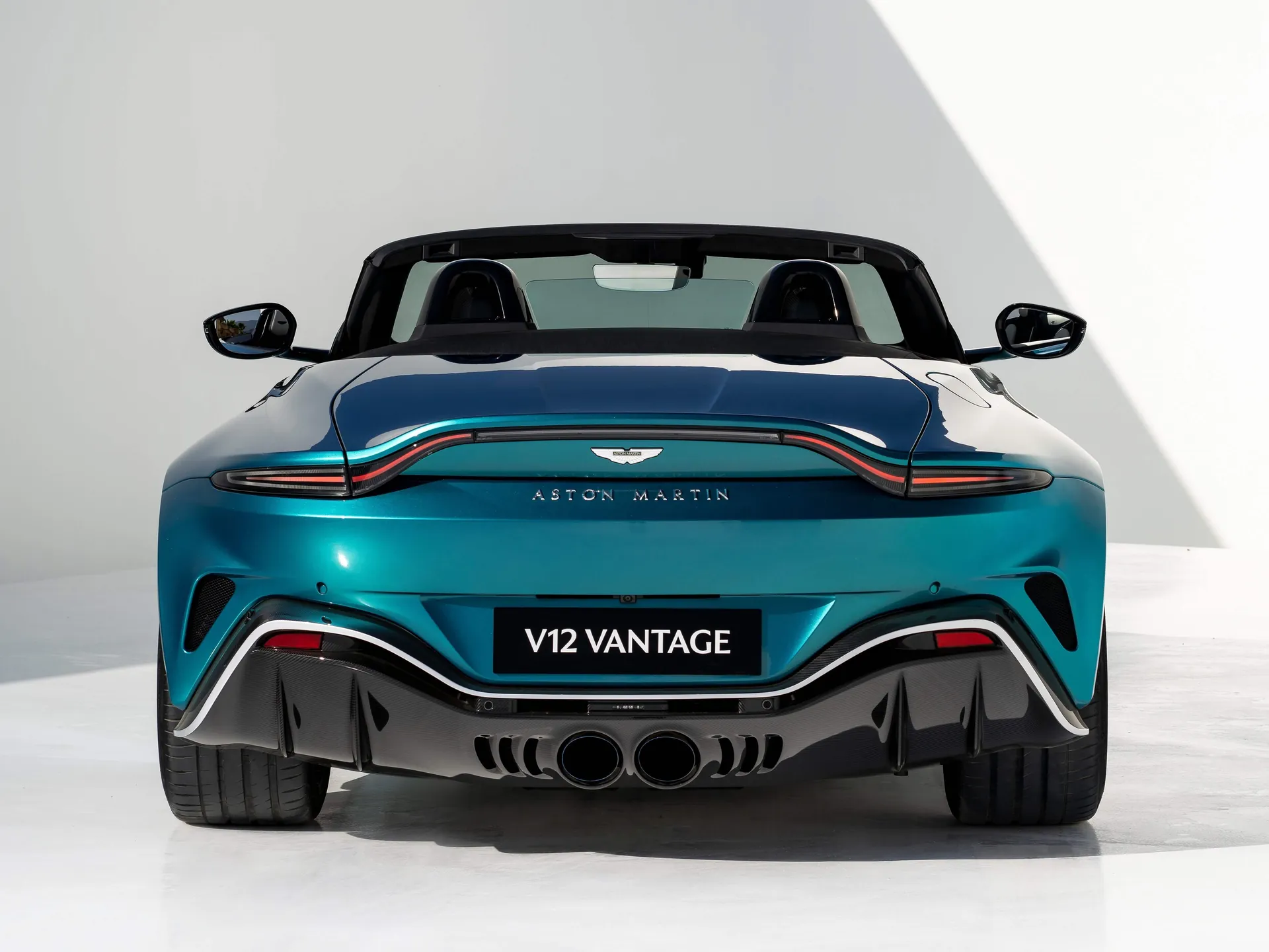 Aston Martin V12 Vantage Roadster (2023) - Rear